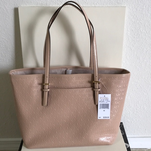 Michael Kors Jet Set Travel Tote - Picture 4 of 8